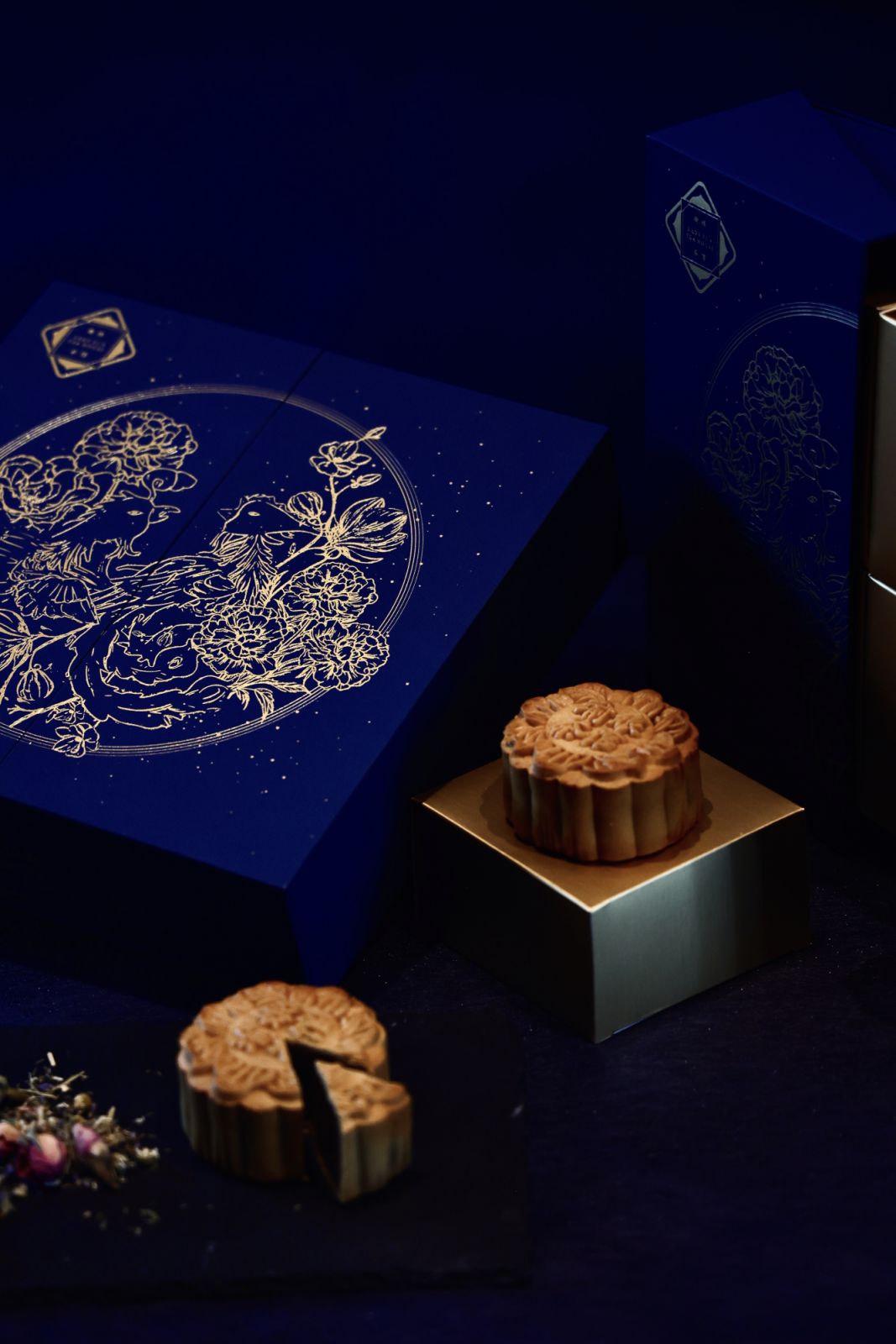 Two new mooncake flavours, including durian (Photo: Four Points by Sheraton Kuala Lumpur, Chinatown)