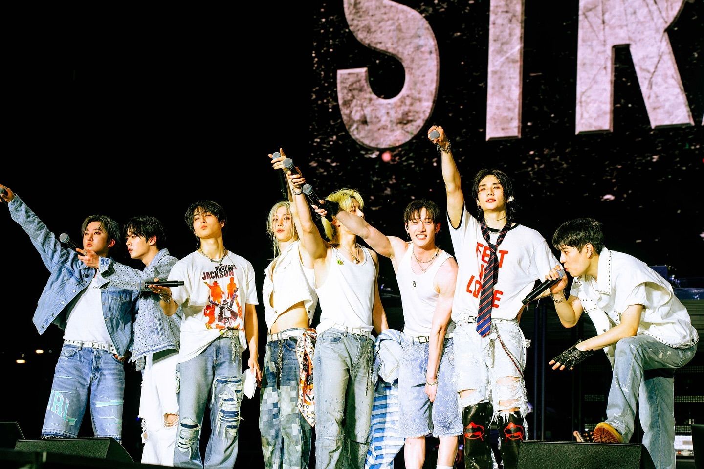 K-pop band Stray Kids took Lollapalooza by storm with a electric performance (Photo: Instagram / @lollapalooza)