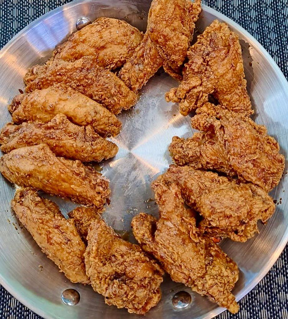 Fried wings and drumettes (Photo: Instagram / @seoulchicken.my)