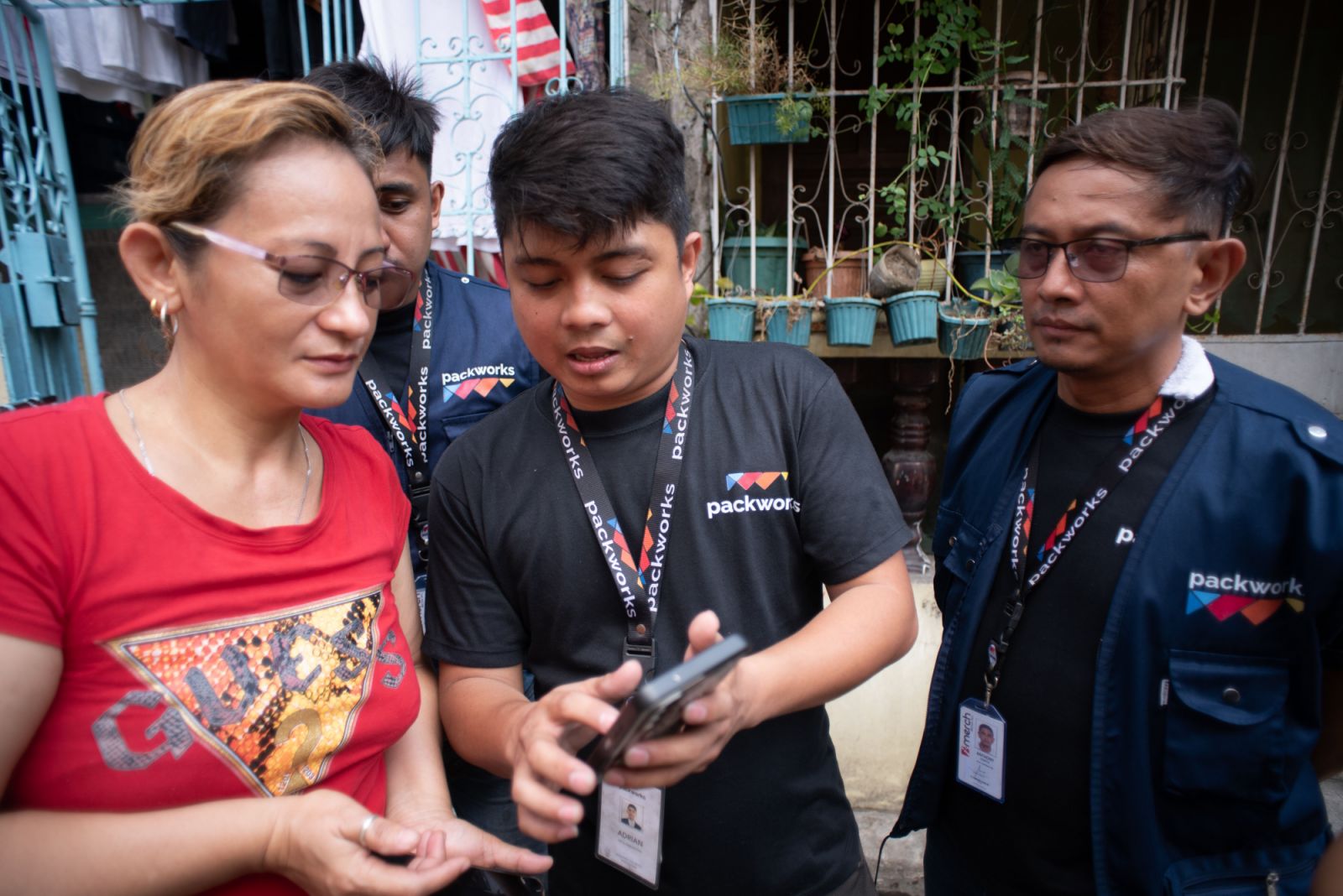 Packworks is a tech startup that seeks to digitise store operations. The B2B app uses AI to support the sari-sari store industry by giving owners free access to cheaper goods and capital through directly connecting them to brands and financial institutions relevant to the business. 