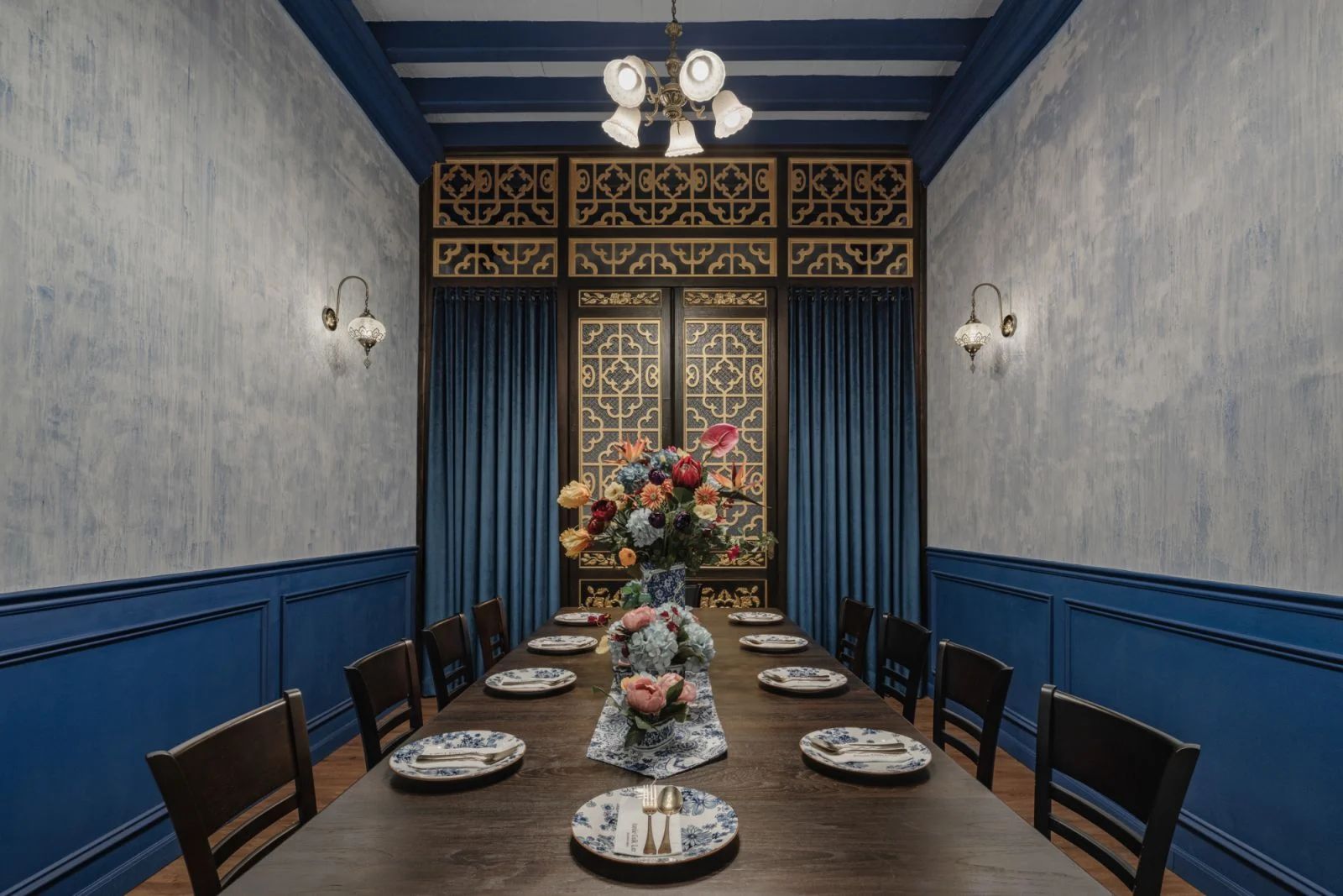 The Tok Panjang in the VIP room, crafted by reclaimed wood specialists (Photo: The Space Storyteller)