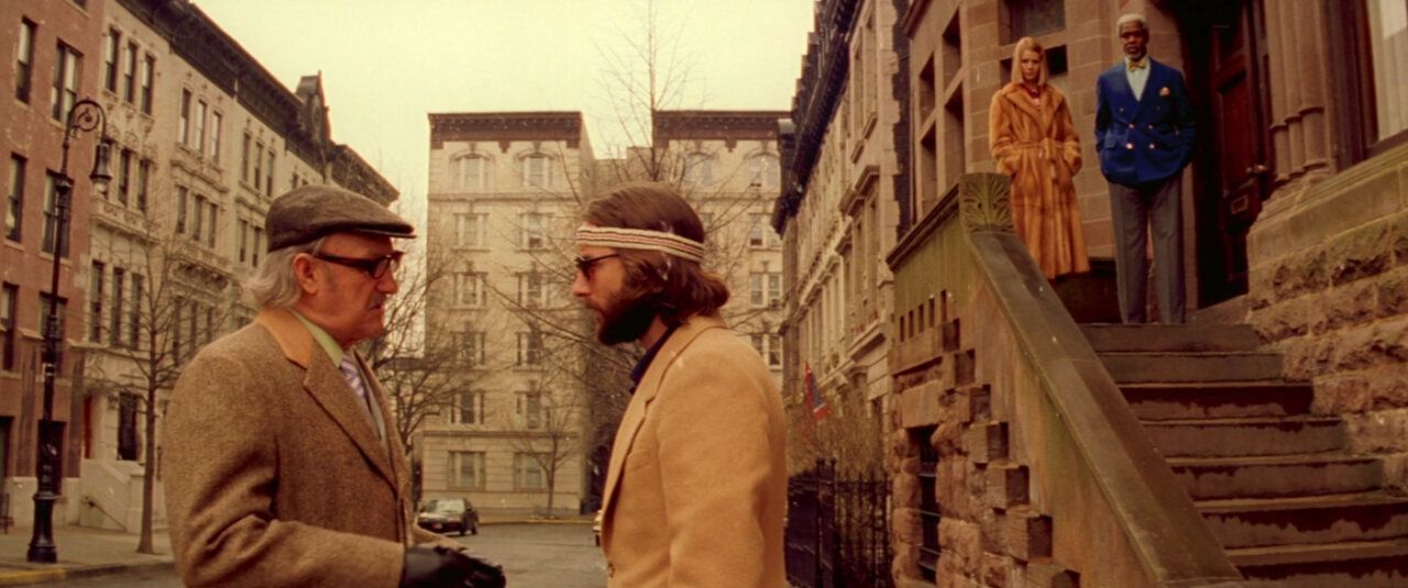 ฉากจากภาพยนตร์เรื่อง The Royal Tenenbaums ผลงานการกำกับของ Wes Anderson