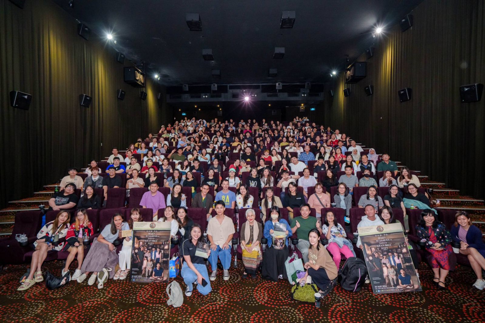 บรรยากาศการฉายภาพยนตร์หลานม่าในต่างประเทศ