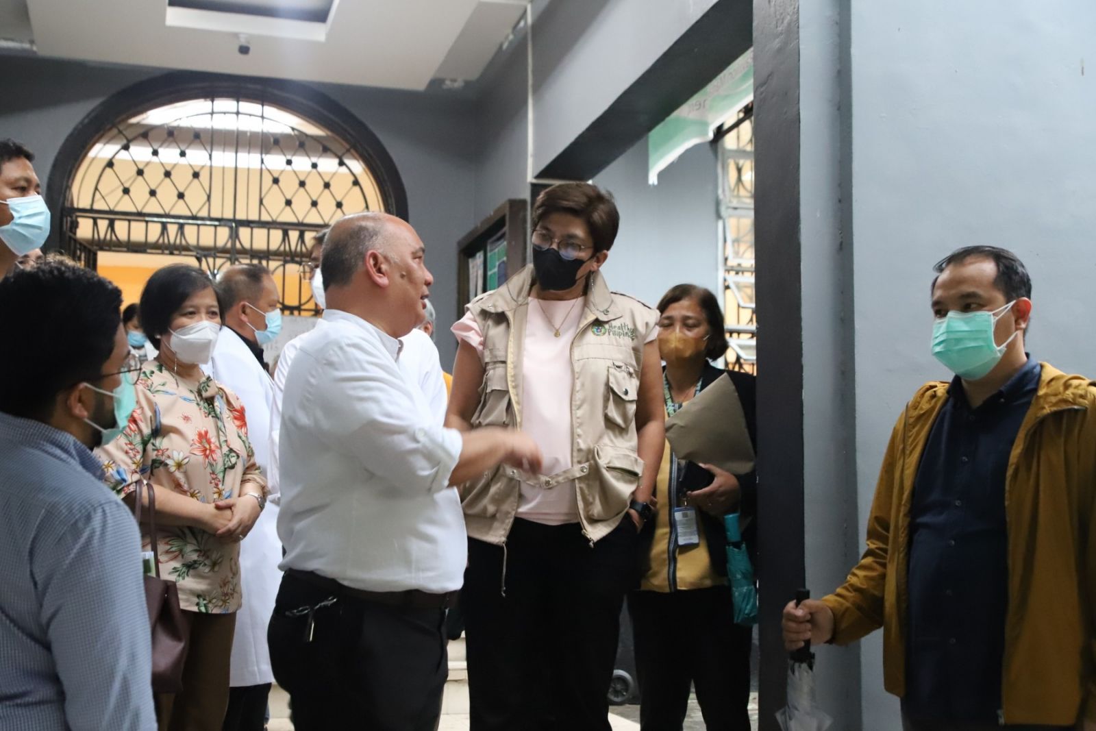 Dr Maria Rosario Singh-Vergeire inspects a health facility (Photo: Courtesy of the Department of Health)