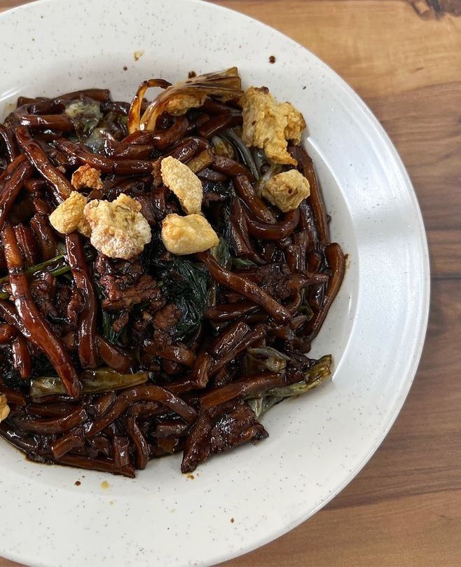 A plate of KL-style Hokkien mee (Photo: Instagram / @letseathokkienmee)