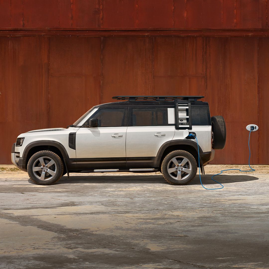 Land Rover's EV, the Defender charging (Photo: Land Rover)