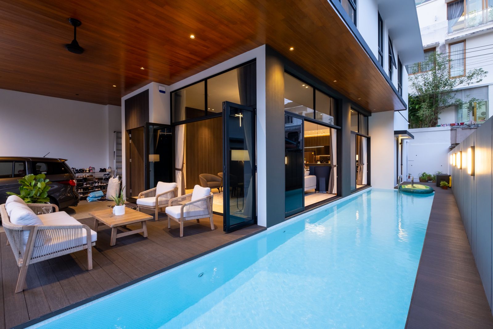Breezy yet private spaces define the semi-detached house