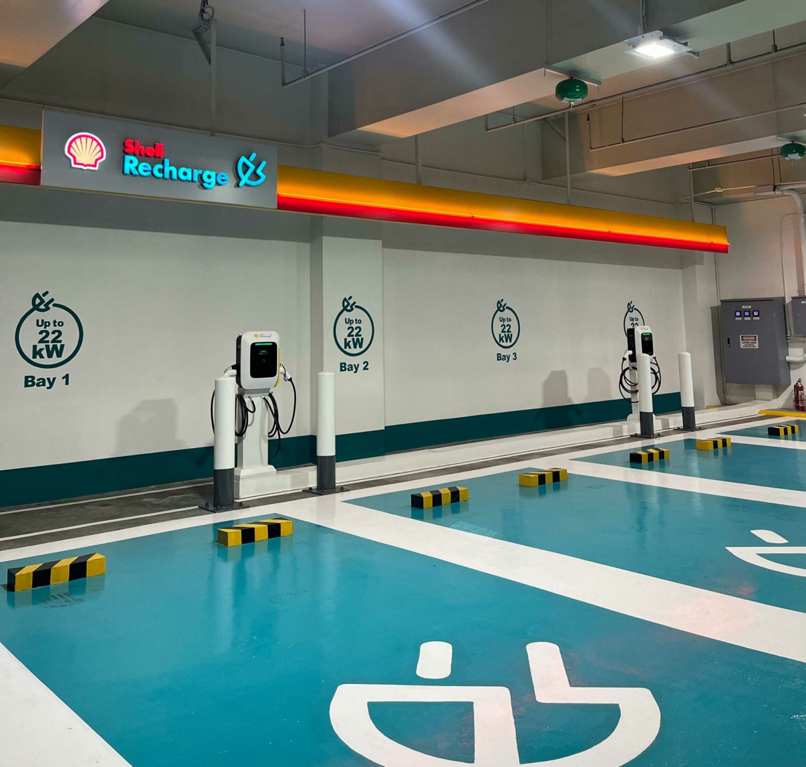 Charging station at Estancia Mall (Photo: Ortigas Malls)