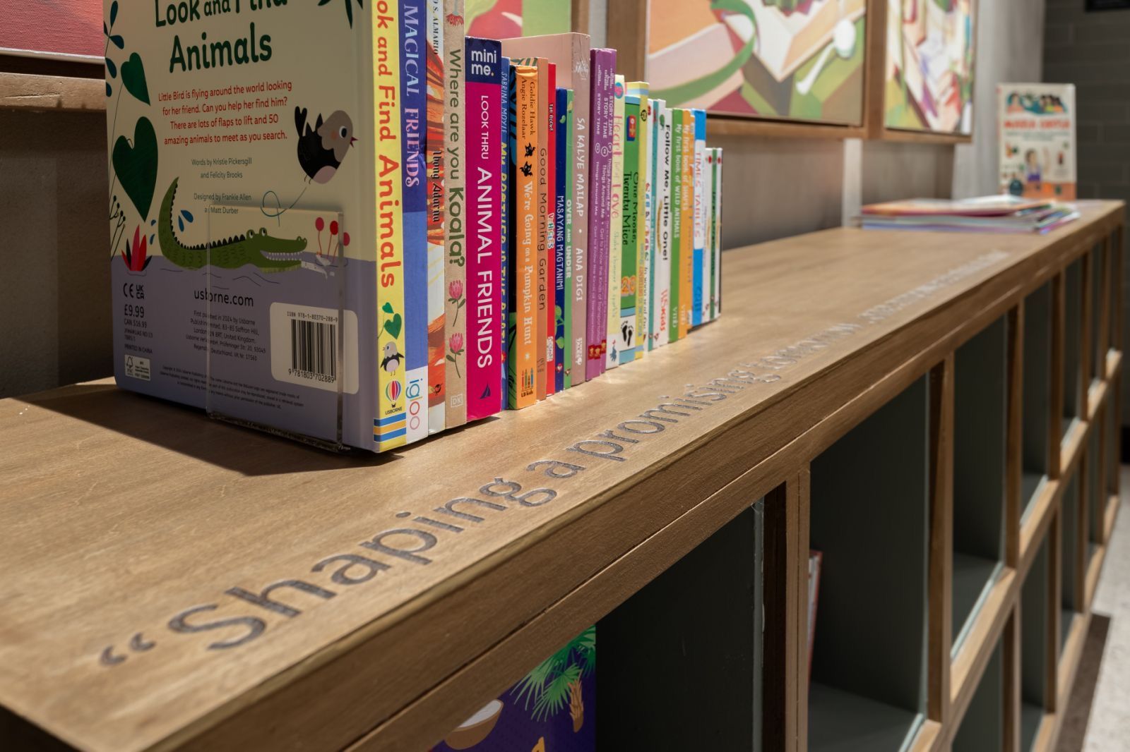 A small library inside the Starbucks community store in Masilyo Circle, Mandaluyong (Photo: Starbucks Philippines)