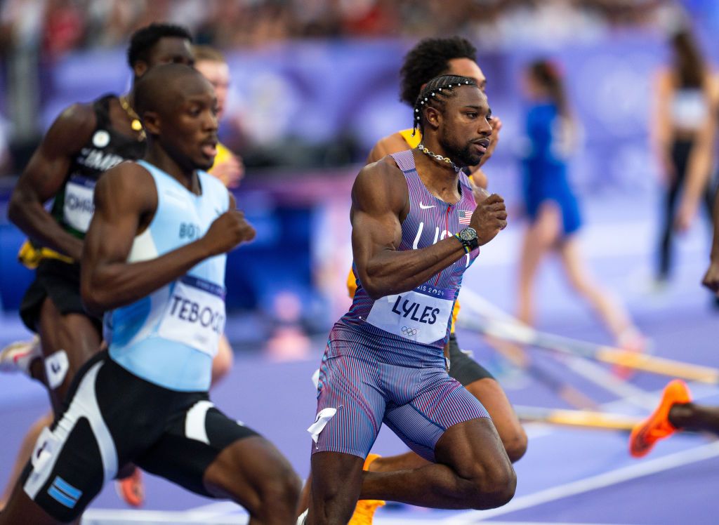PARIS, FRANCE - AUGUST 07: Noah Lyles of Team USA competes in the men's 200m semi-finals at the Stade de France during the 2024 Paris Summer Olympic Games in Paris, France on August 07, 2024. (Photo by Aytac Unal/Anadolu via Getty Images)