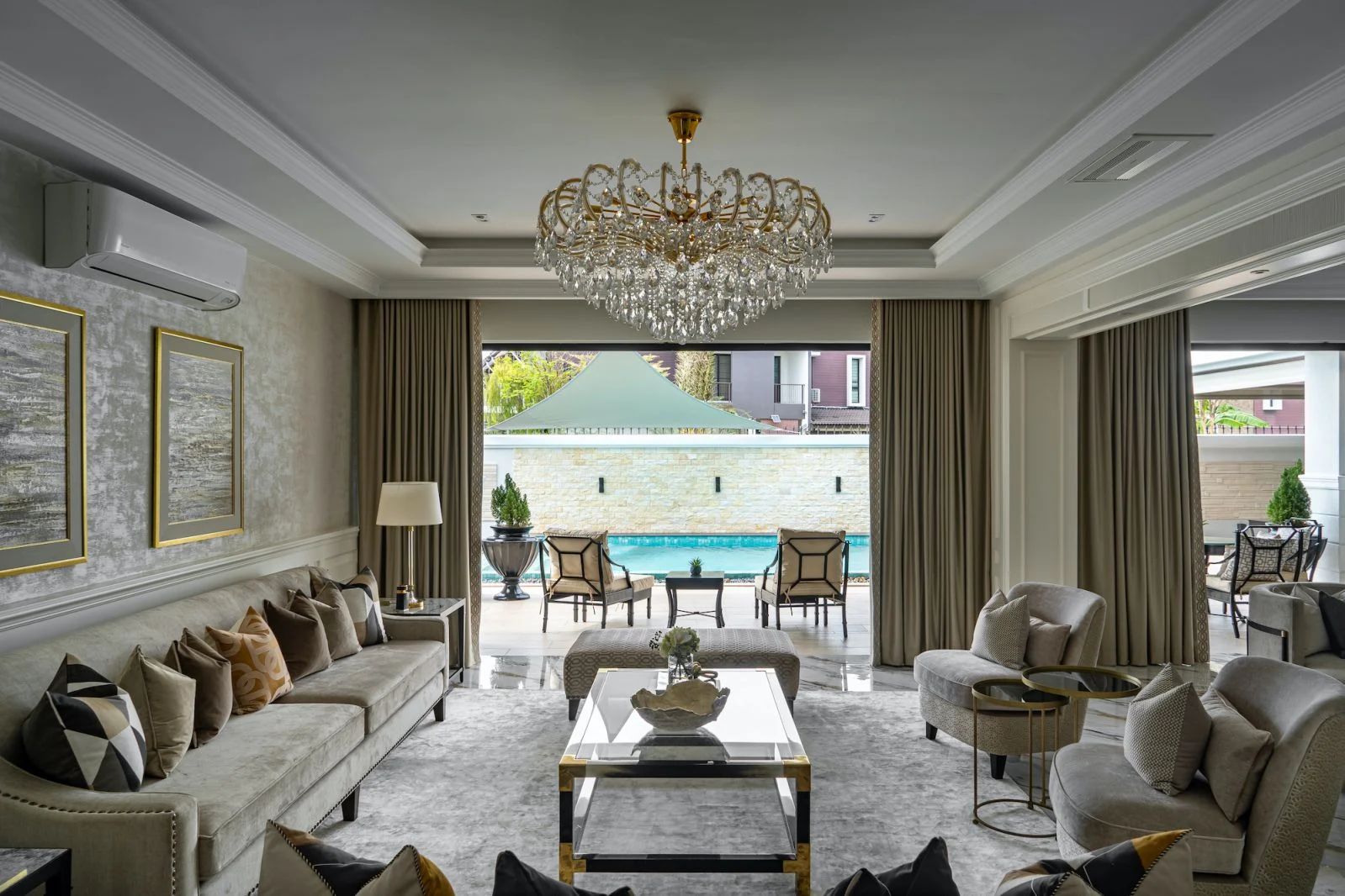 A blend of opulence and comfort that drew inspiration from luxury hotels (Photo: BricksBegin)