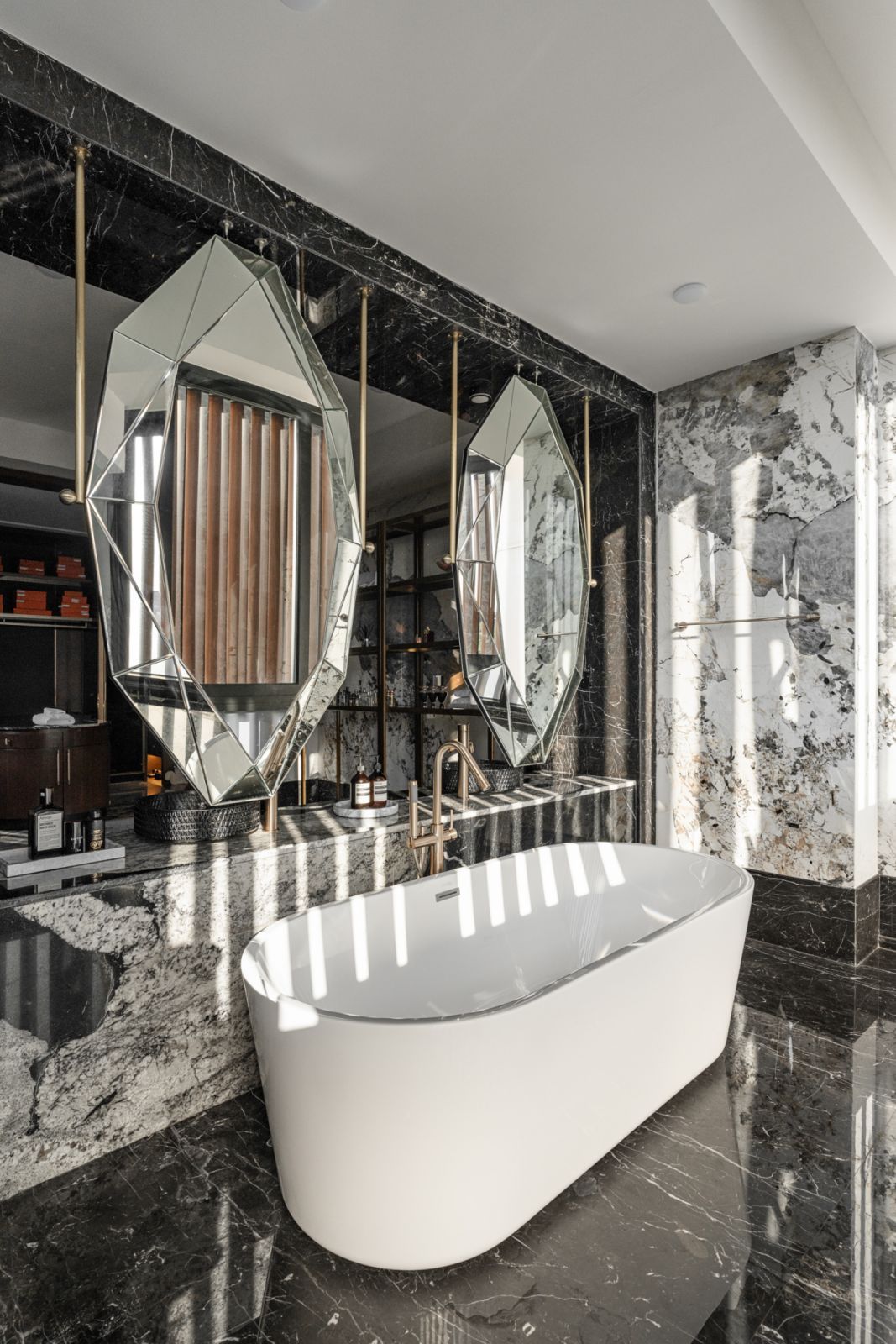 The luxury hotel-inspired bathroom (Photo: The Space Storyteller)