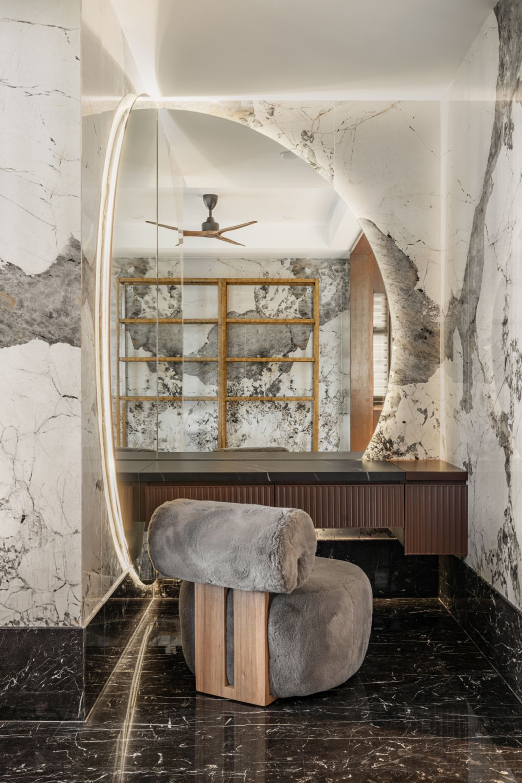 The visually indulgent vanity nook (Photo: The Space Storyteller)