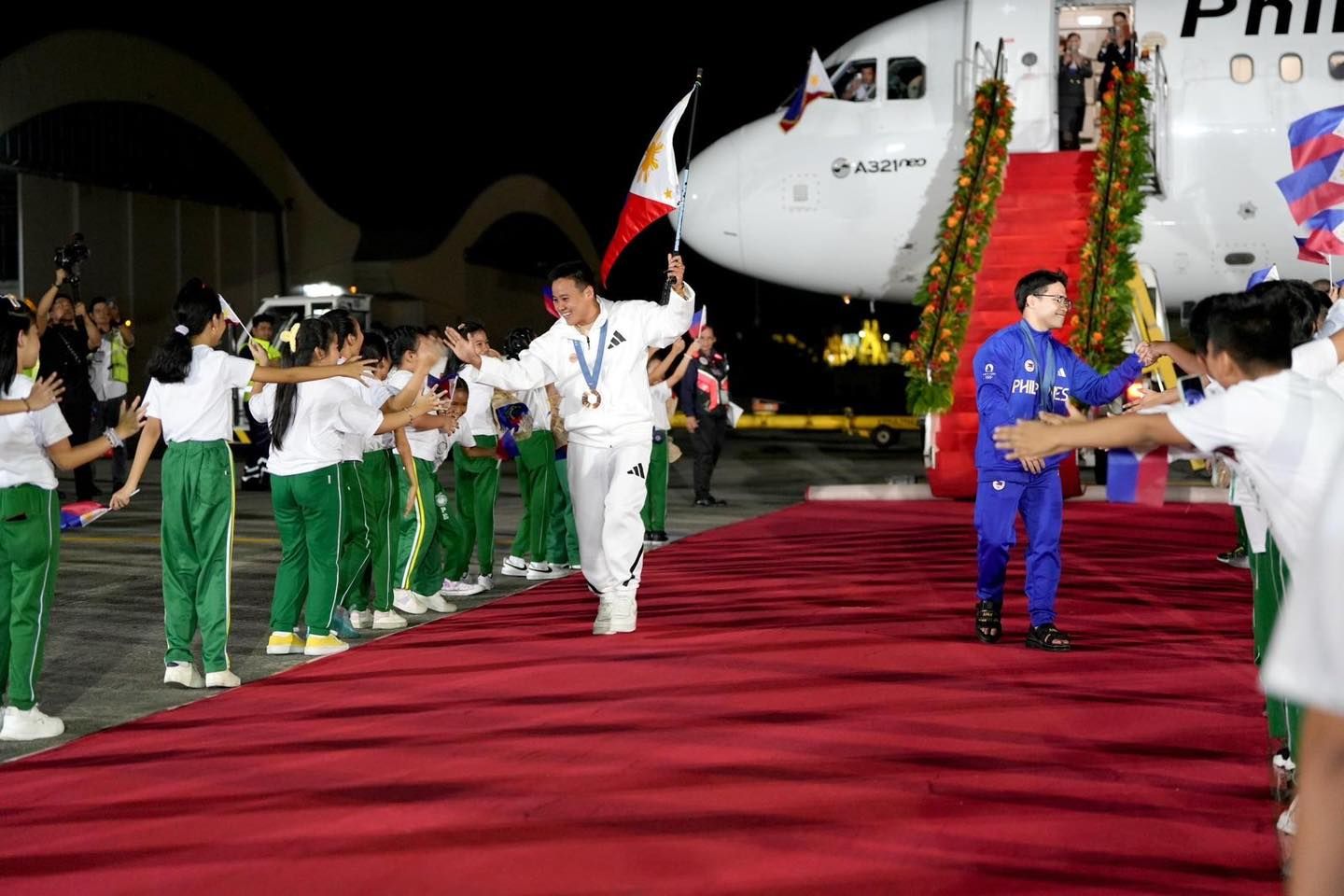 Carlos Yulo and Team Philippines on August 13, 2024 (Photo: Presidential Communications Office)