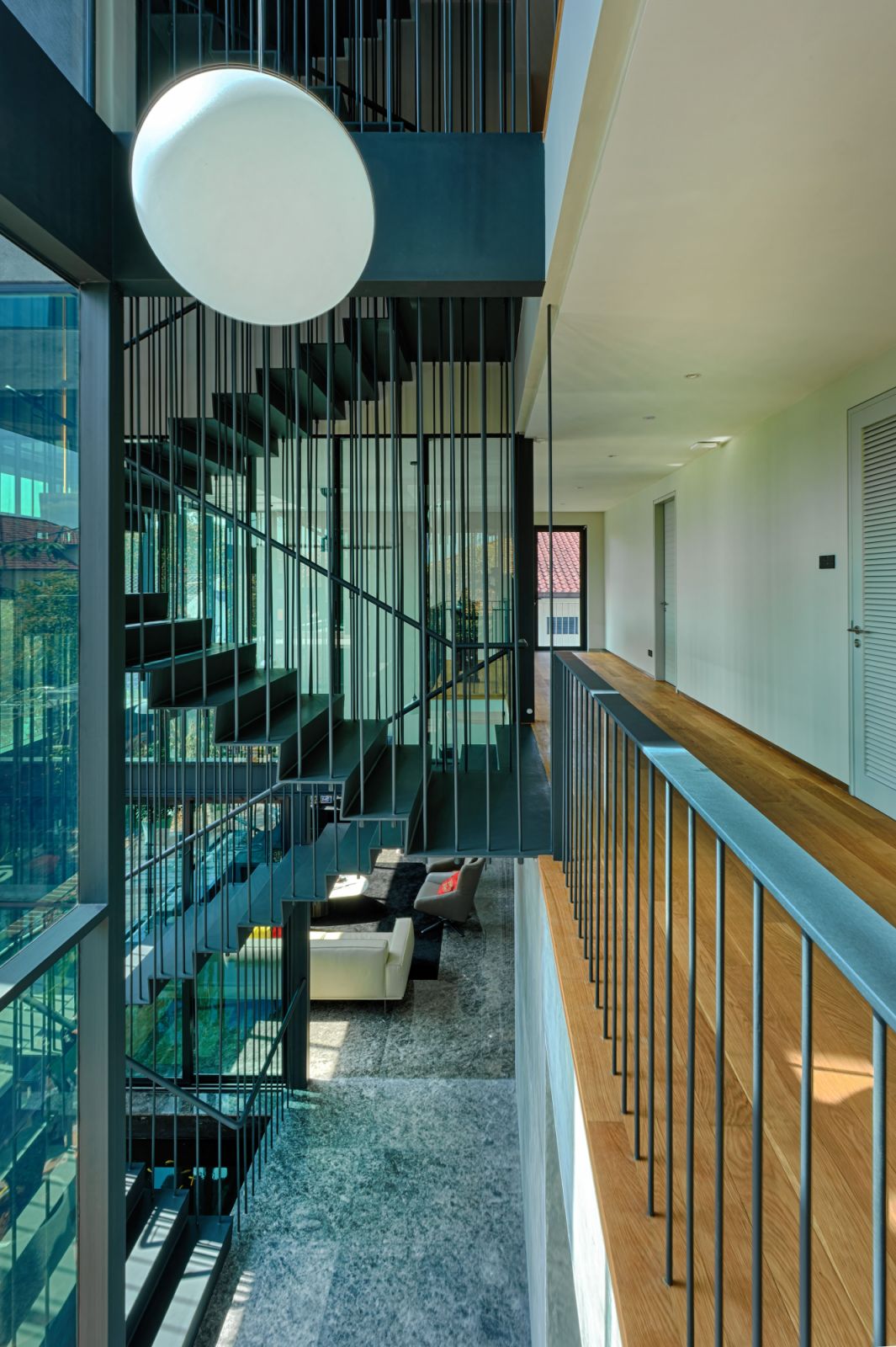 The sculptural suspended staircase
