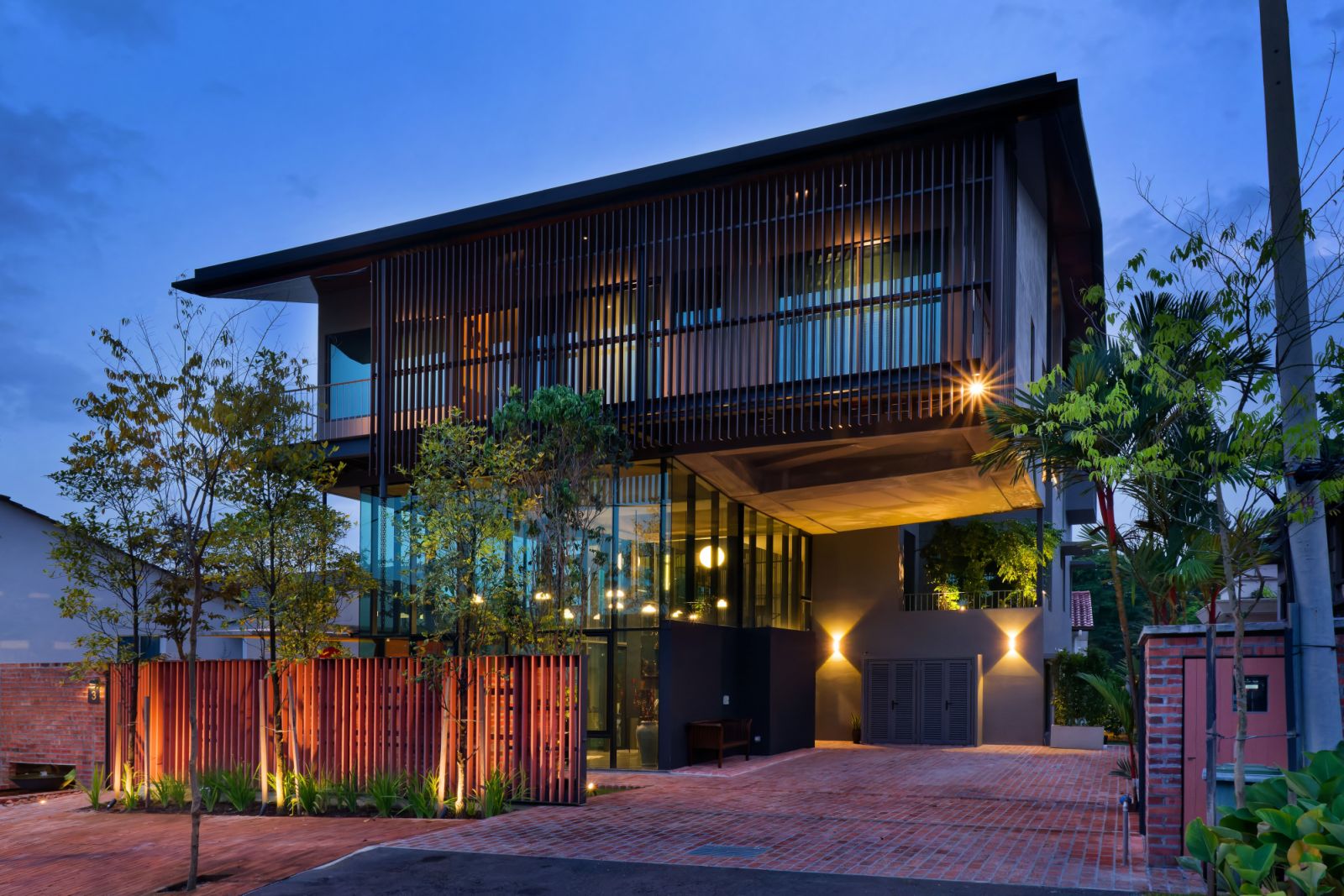 The generous overhang makes a memorable first impression