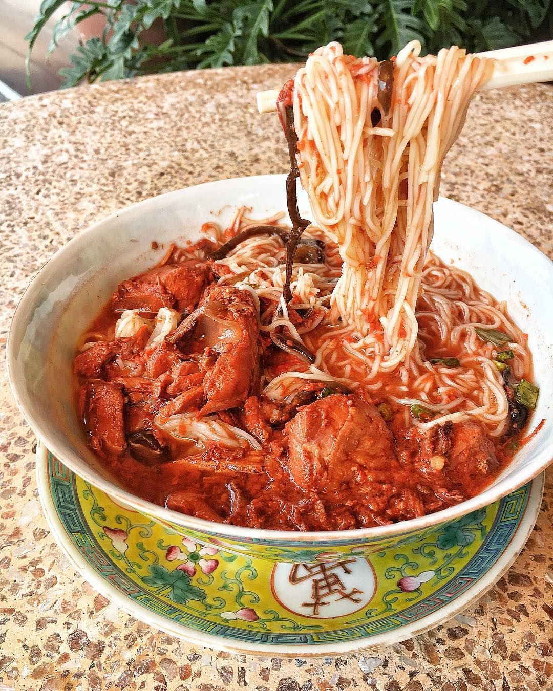 Red glutinous rice wine chicken with mee sua (Photo: Instagram / @guan_chua)