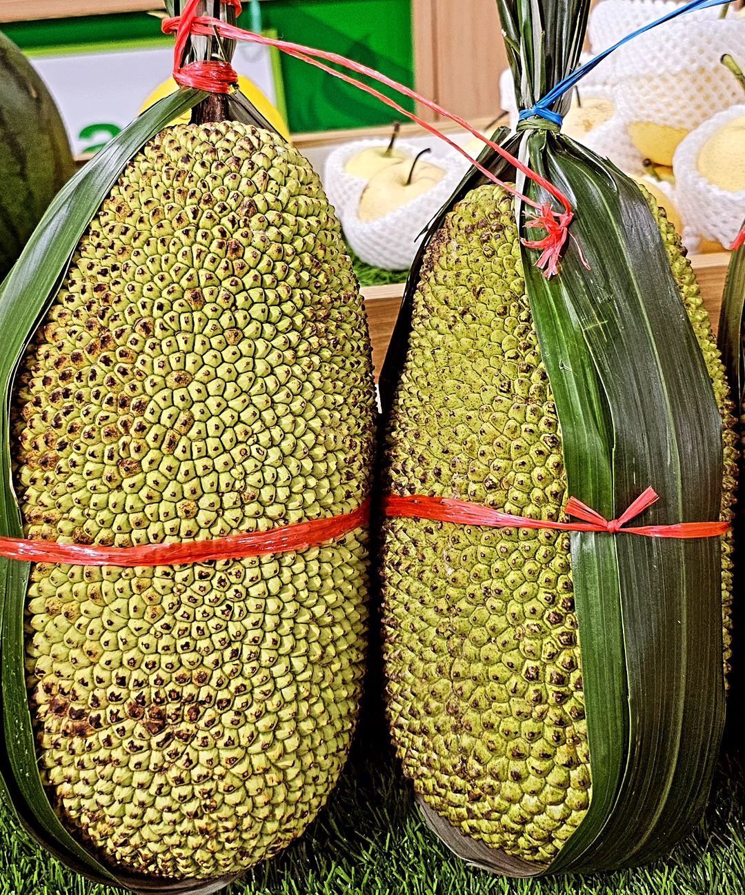 Cempedak fruits at a fruit stall (Photo: Instagram / @sadarafood)