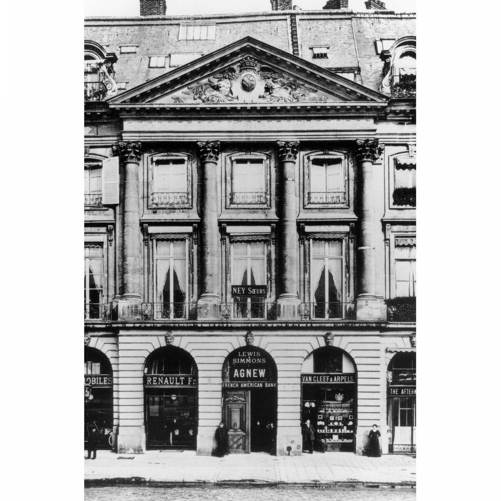 Photo of the Van Cleef & Arpels store in 1906 (photo: Van Cleef & Arpels)