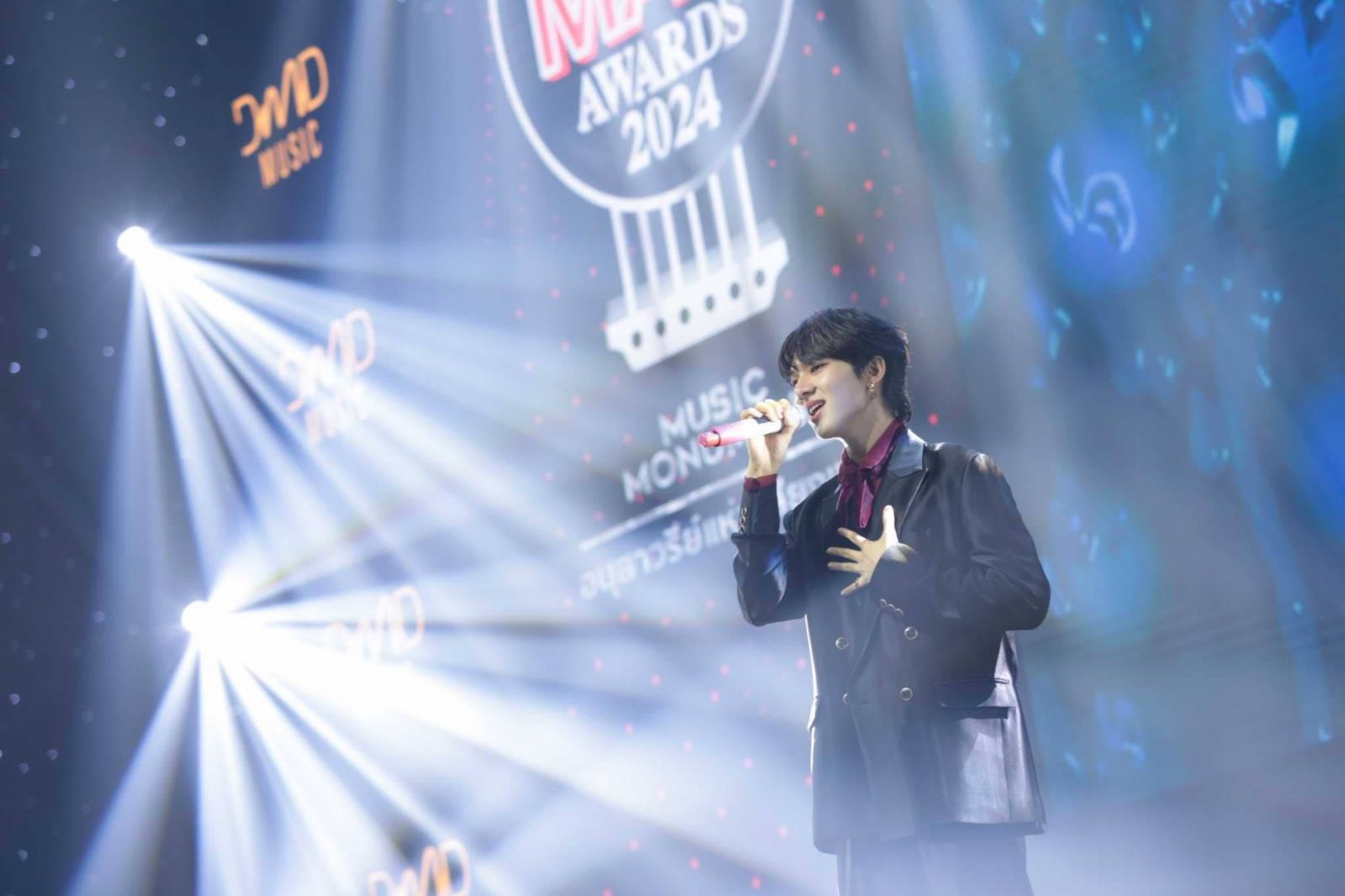 นุนิว-ชวรินทร์ เพริศพิริยะวงศ์ หนึ่งในศิลปินที่อยู่ในกระแส T-pop