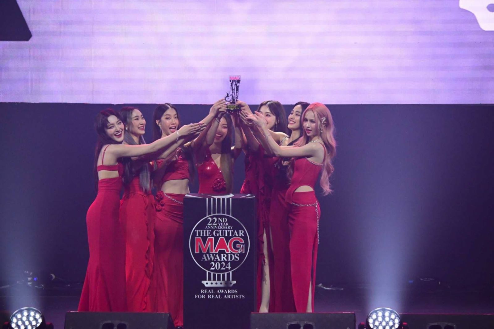 ศิลปินเกิร์ลกรุ๊ปวง 4EVE ในงานประกาศรางวัล The Guitar Mag Awards