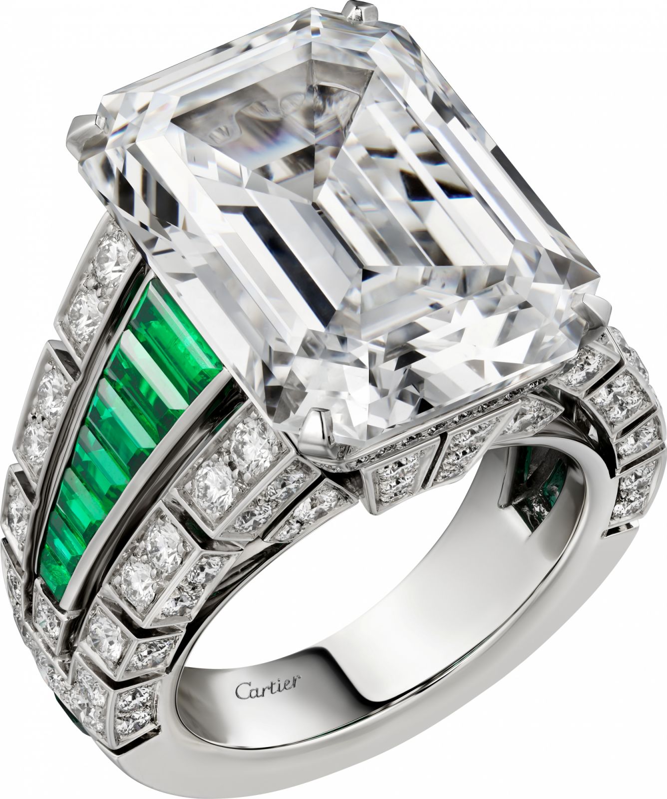 Grattacielo戒指,上面的鑽石可以與項鍊上的主石互相調換。(Photo: Cartier)