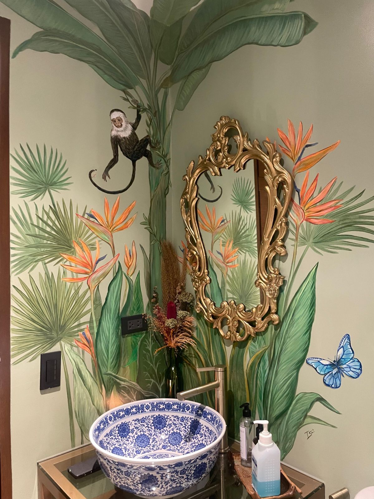 A bathroom mural designed by Tara Soriano
