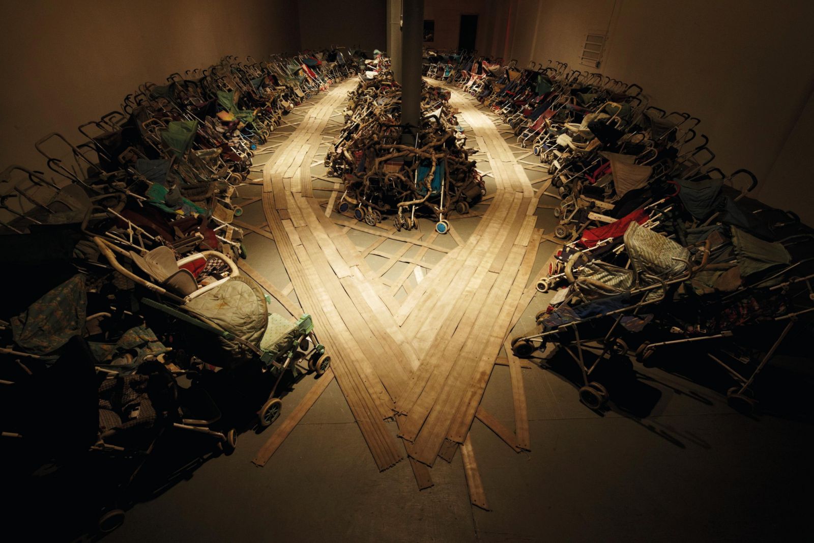 Ward’s Amazing Grace installation at New Museum in 1993 (Photo: courtesy the artist and Lehmann Maupin Gallery)