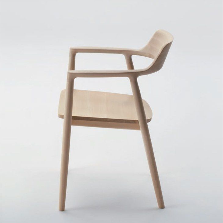 The minimalist form of Fukasawa's Hiroshima Chair (Photo: Instagram / @maruni_global)