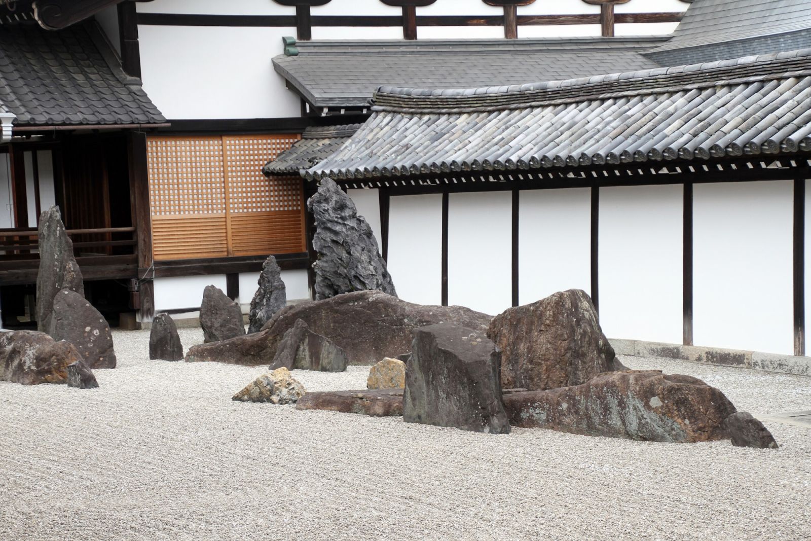 Meticulously placed stones work expand the perceived scale and depth of the garden (Photo: WikiCommons)