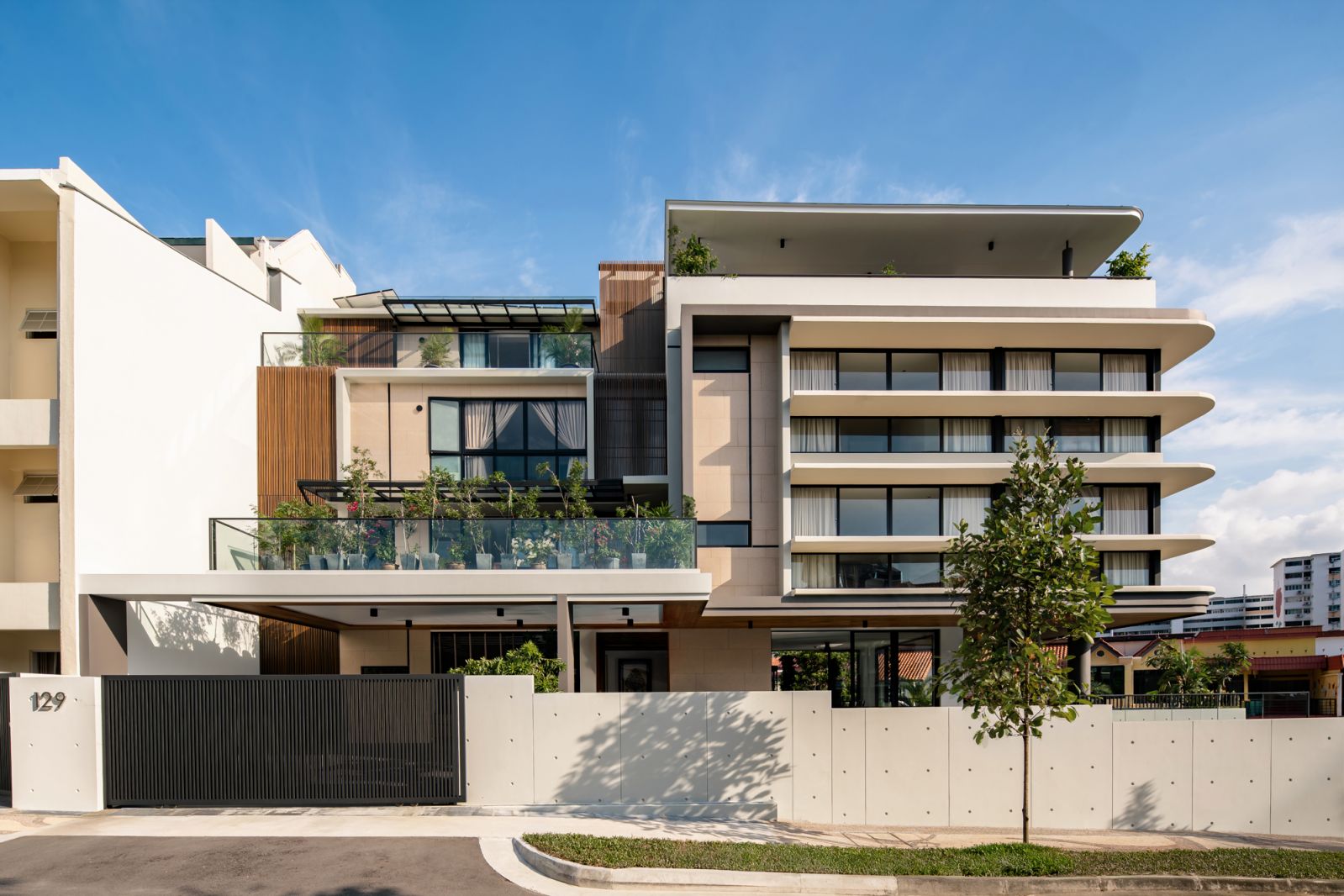 A semi-detached house on Sennett Avenue by Trace Design & Build