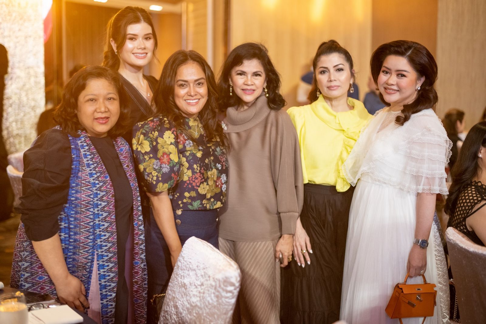 Anya Cajucom, Raine Antonio, Arleen Sipat-Sutton, Hera Geriene, Ana Amigo and Carla del Prado