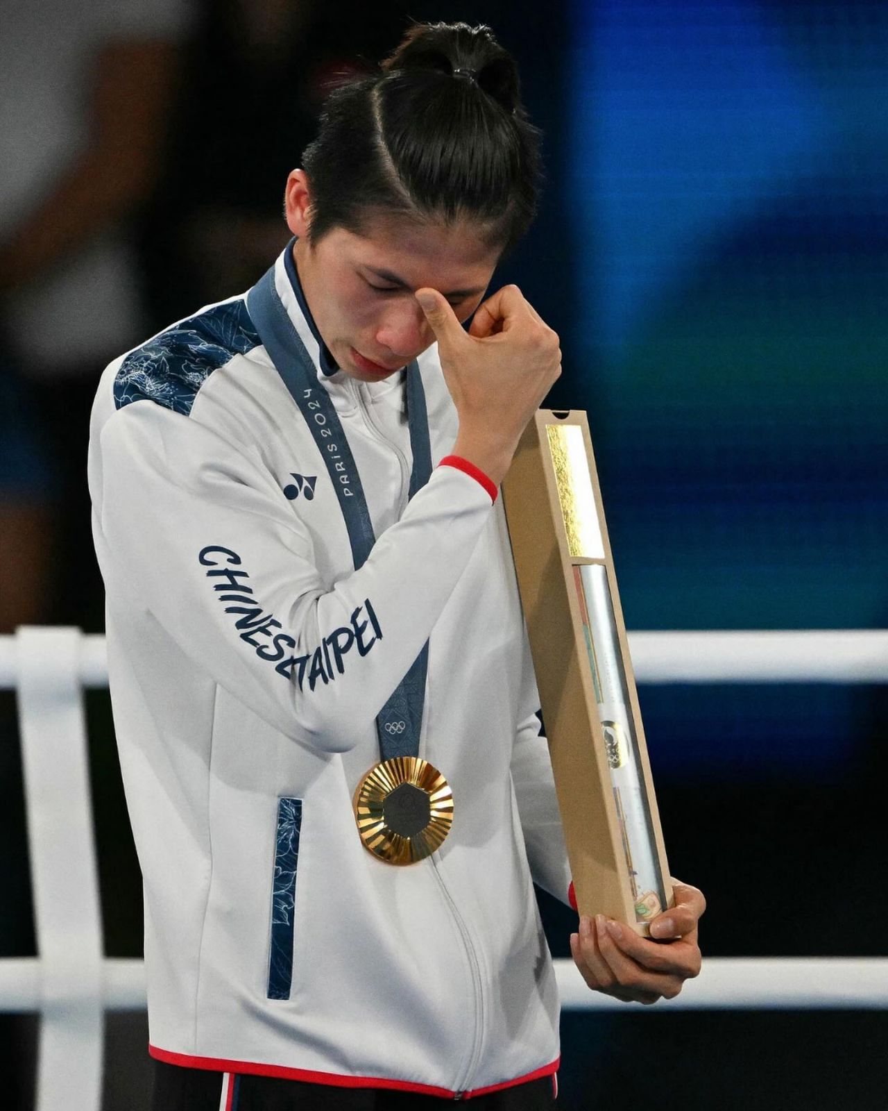 Taiwanese boxer Lin Yu-ting crying after receiving her gold medal at the Paris Olympics (Photo: Instagram / @boxing_ting)