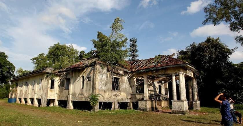 Villa Nabila in Johor (Photo: Kisah Tempat Misteri di Malaysia)