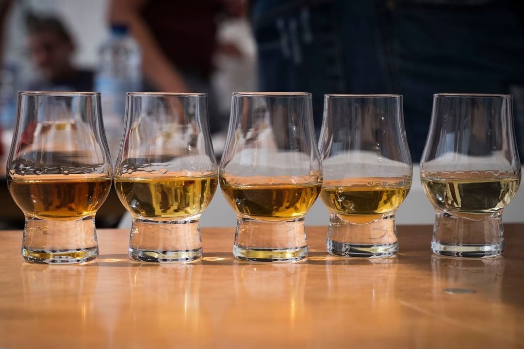 A whisky tasting flight (Photo: Instagram / @bunnahabhain)