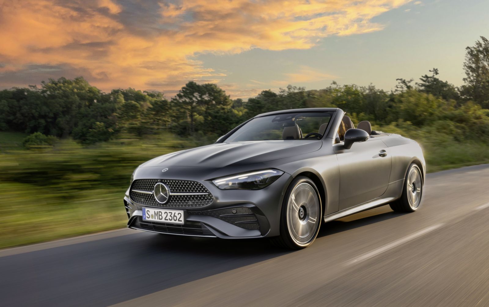Mercedes-Benz CLE Cabriolet, Exterieur: AMG-Line, graphitgrau magno; Interieur: AMG-Line, Nappaleder Tonkabraun
Mercedes-Benz CLE Cabriolet, exterior: AMG-Line, graphite grey magno; interior: AMG-Line, nappa leather tonka brown