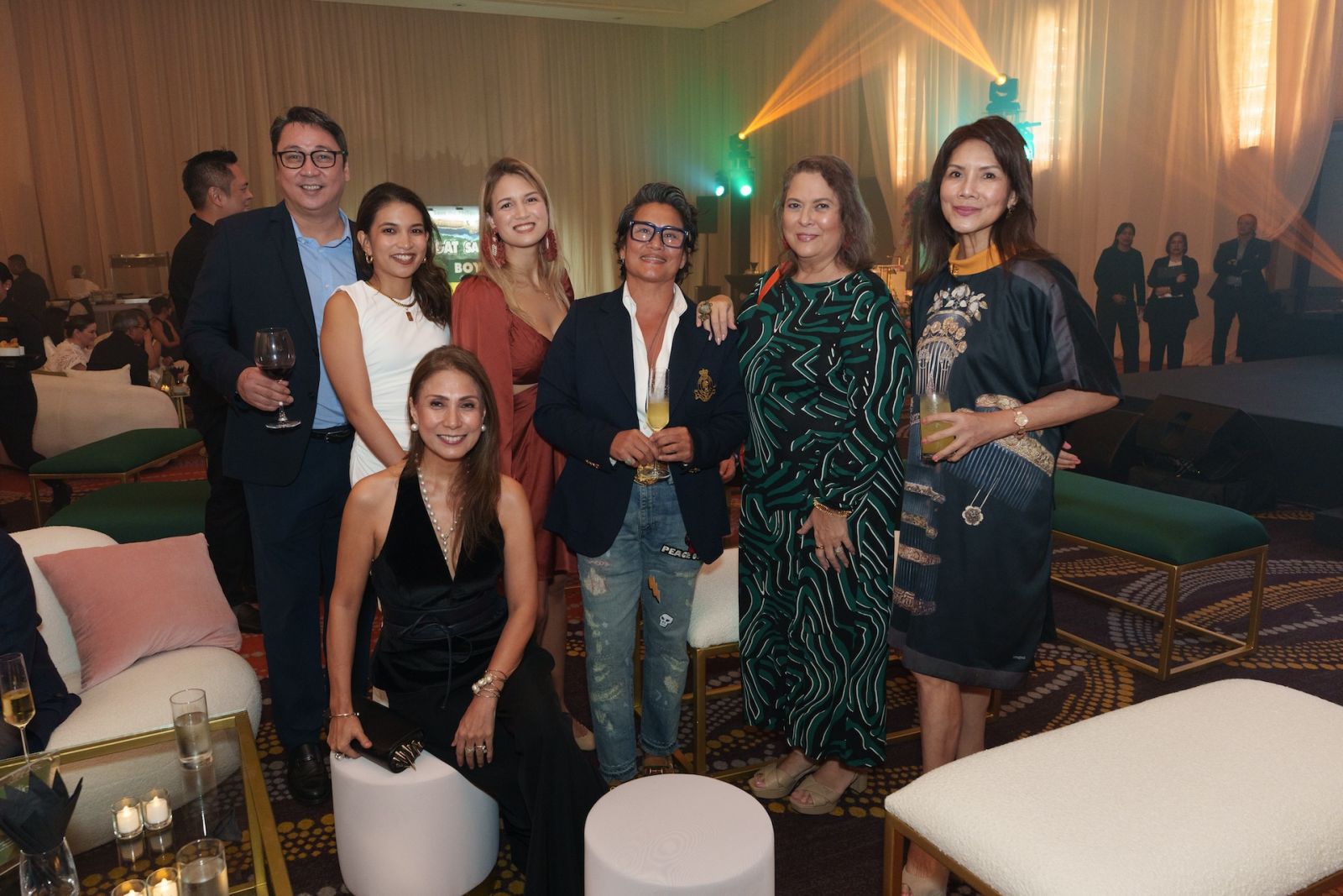 Ali Atienza, Isabella Jalandoni Fernandez, Natalia Peña, Carol Karthe, Junie Peña, Bernie Aboitiz and Julie Boschi
