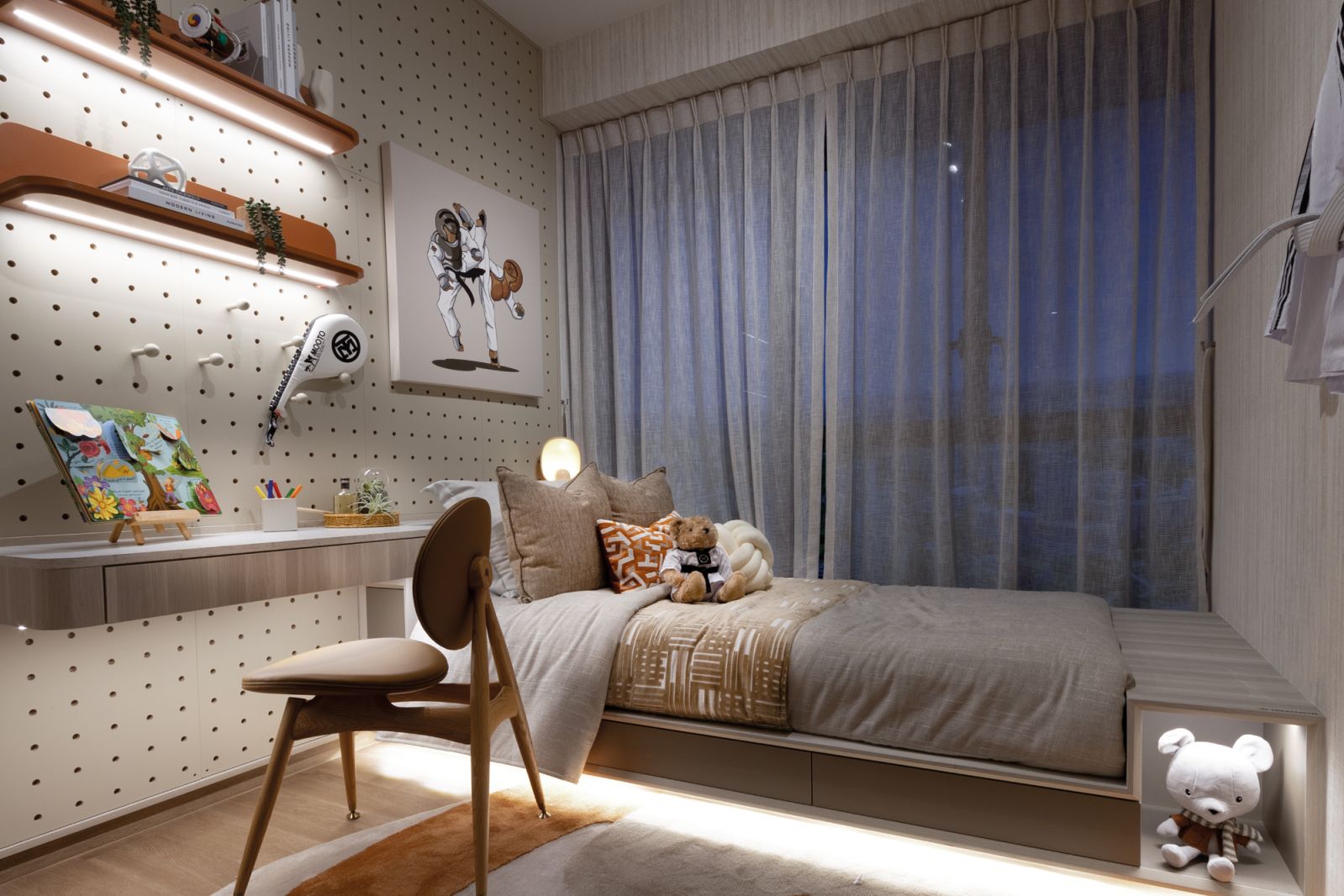 The compact kid’s room is designed for comfort and productivity