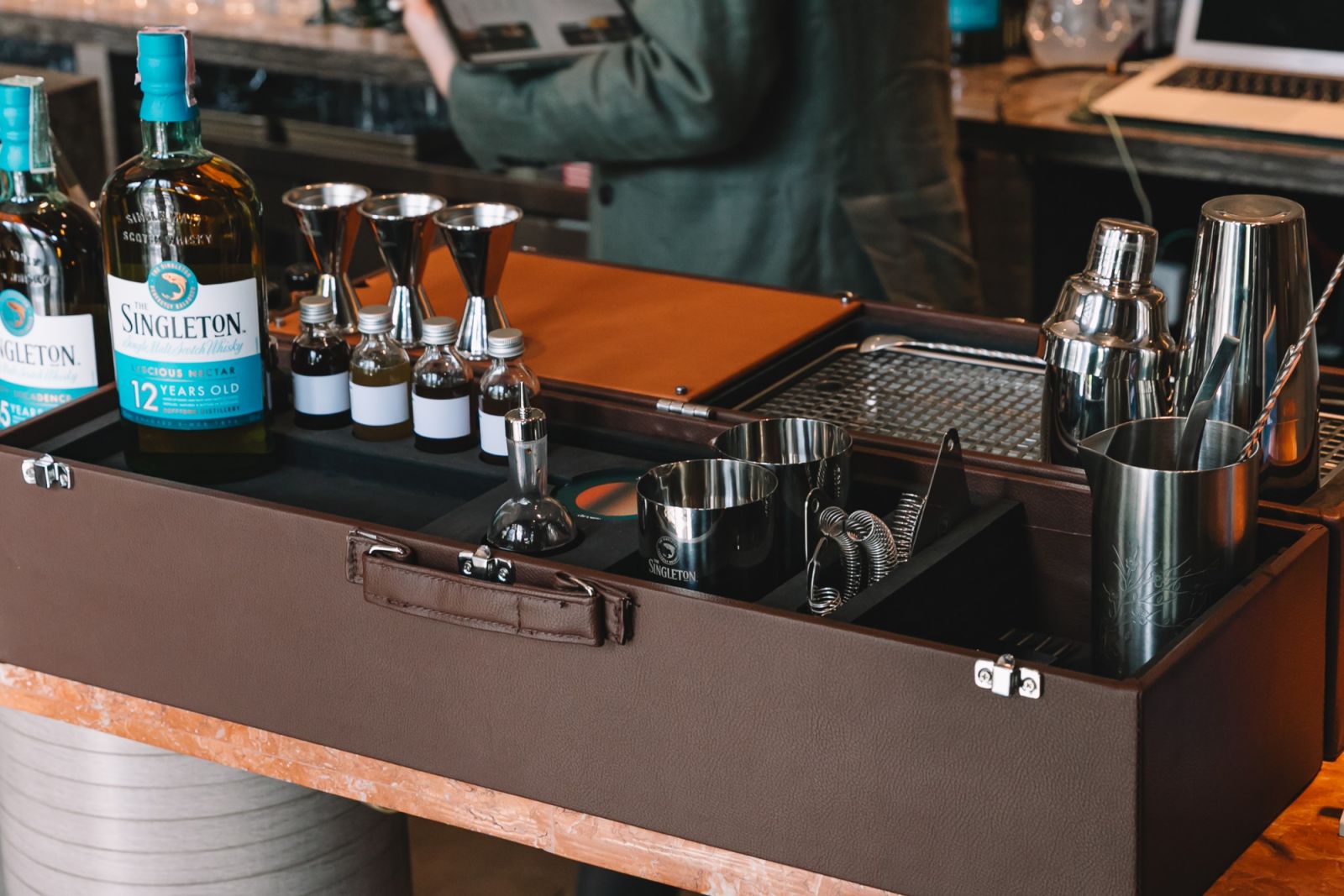 The Singleton Portable Bar บาร์ฉบับกระเป๋าสุดล้ำ