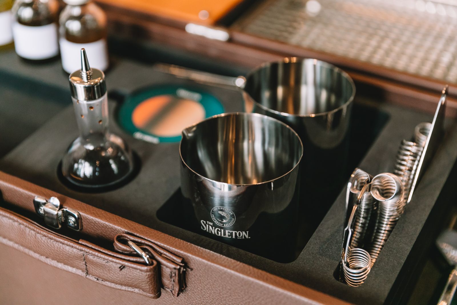 The Singleton Portable Bar บาร์ฉบับกระเป๋าสุดล้ำ