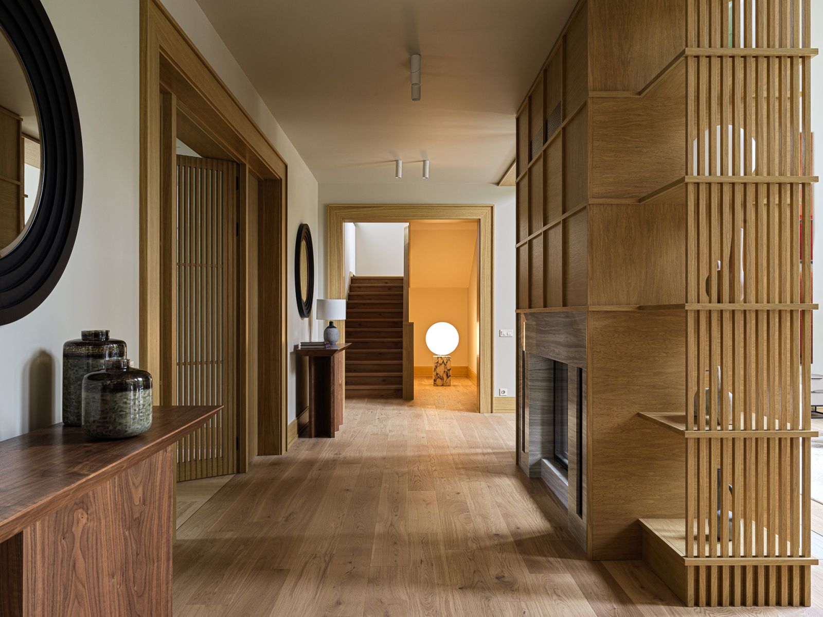 Honey-toned wood accents that evoke the colours of a wheat field