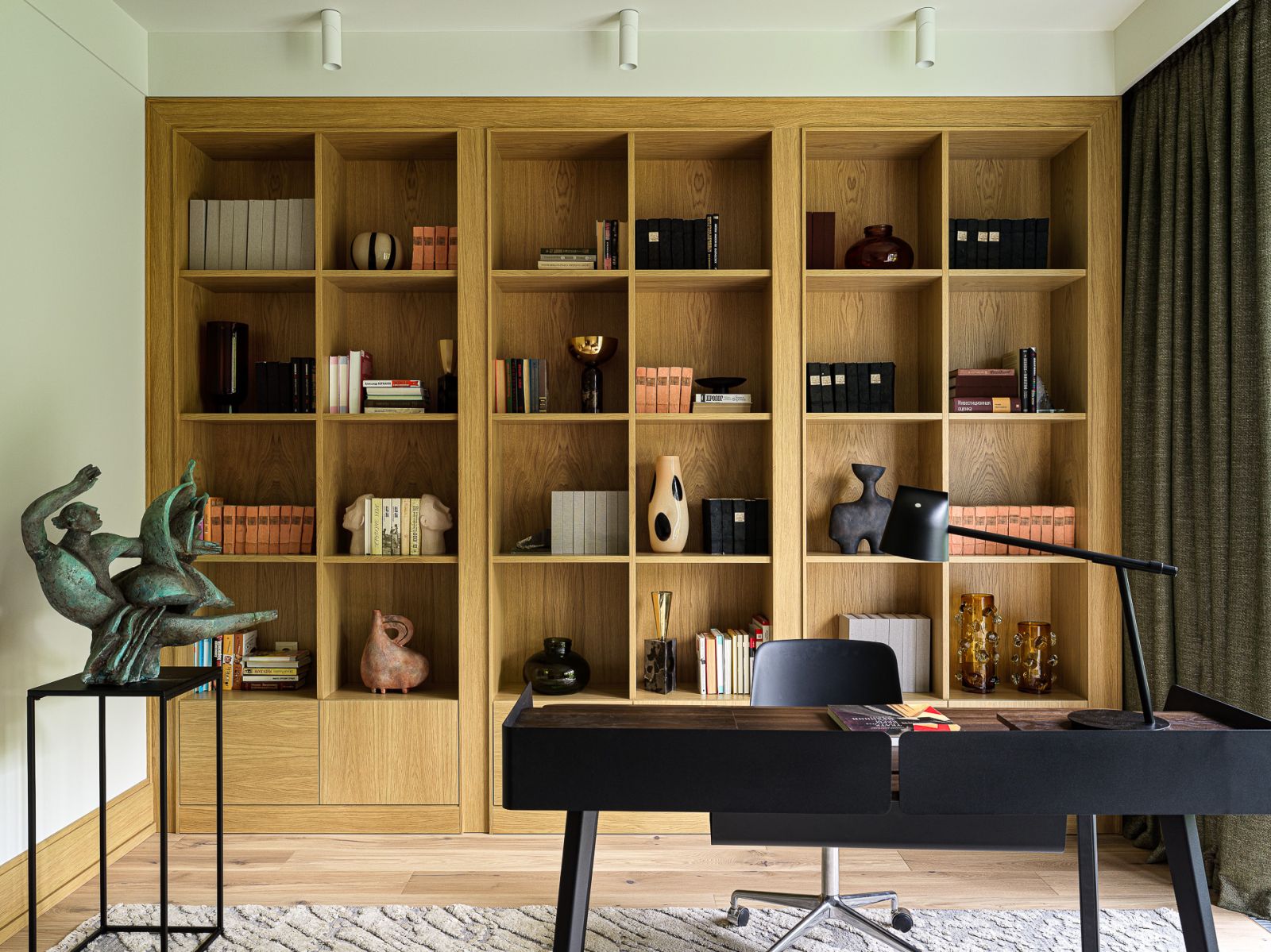 Wooden shelving by carpentry master Stanislav Efremov