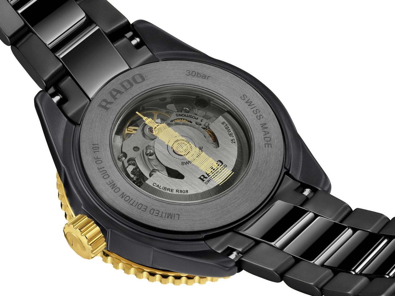 在限量版的背蓋上有台北101的圖案。(Photo: Rado)