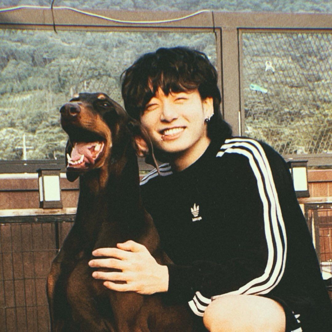 Jungkook and his dog Bam (Photo: Instagram / @bowwow_bamig)