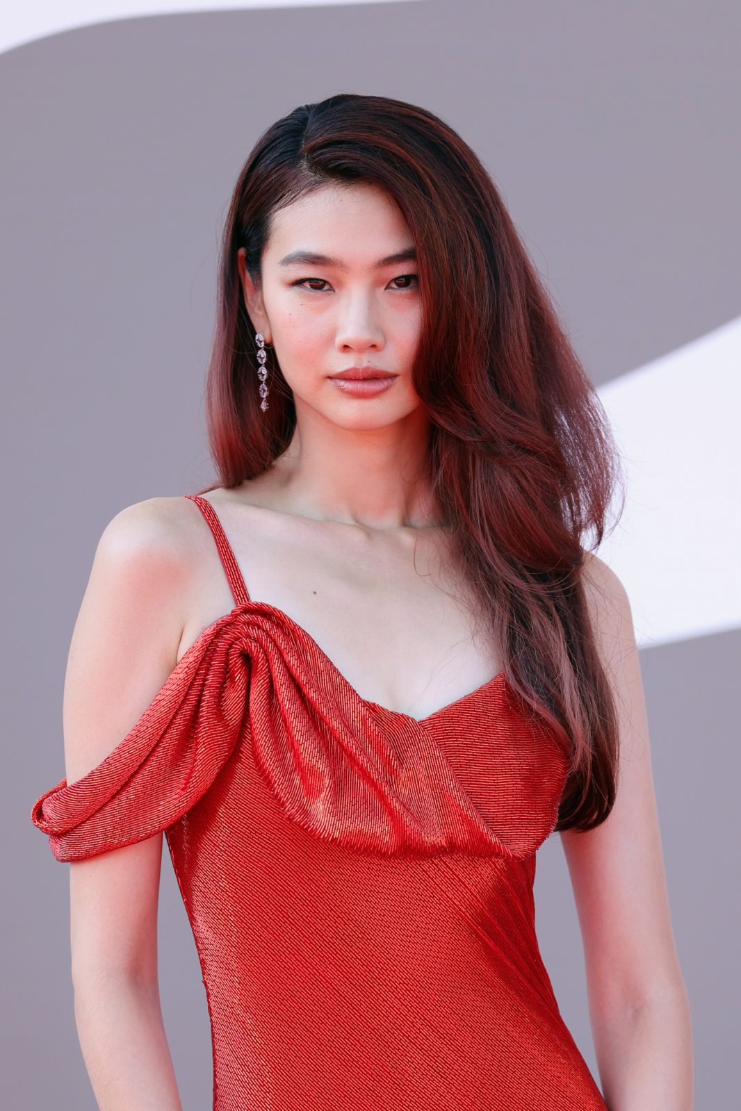 VENICE, ITALY - AUGUST 29: Jung Ho-yeon attends a red carpet for the series "Disclaimer" during the 81st Venice International Film Festival on August 29, 2024 in Venice, Italy. (Photo by Andreas Rentz/Getty Images)