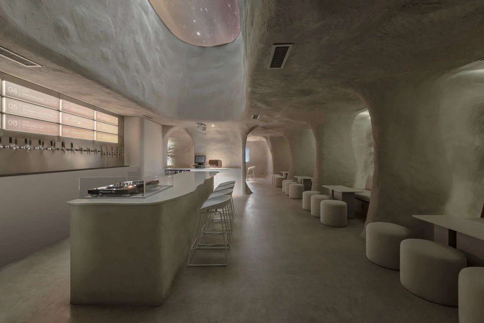 Tap Tap cocktail bar in Kuala Lumpur, designed by EMPT Studio (Photo: David Yeow)
