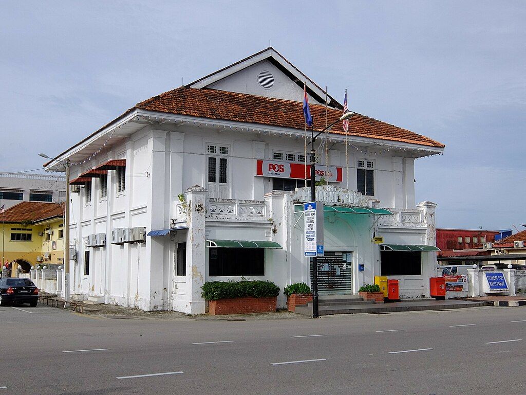 Pos Malaysia is one of the oldest institutions in the country (Photo: Wiki Commons)