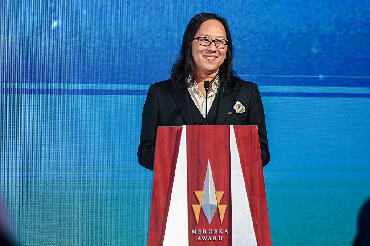 Journalist Ian Yee Ngan Fui, co-founder of The Fourth during his acceptance speech