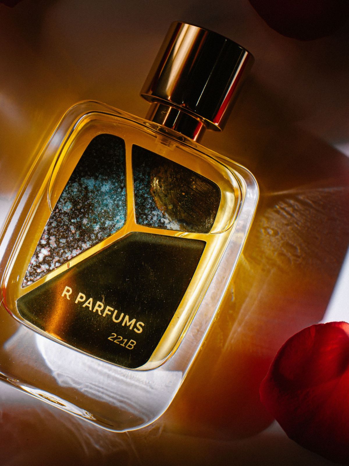 Rei Nguyen R Parfums 221B - 4