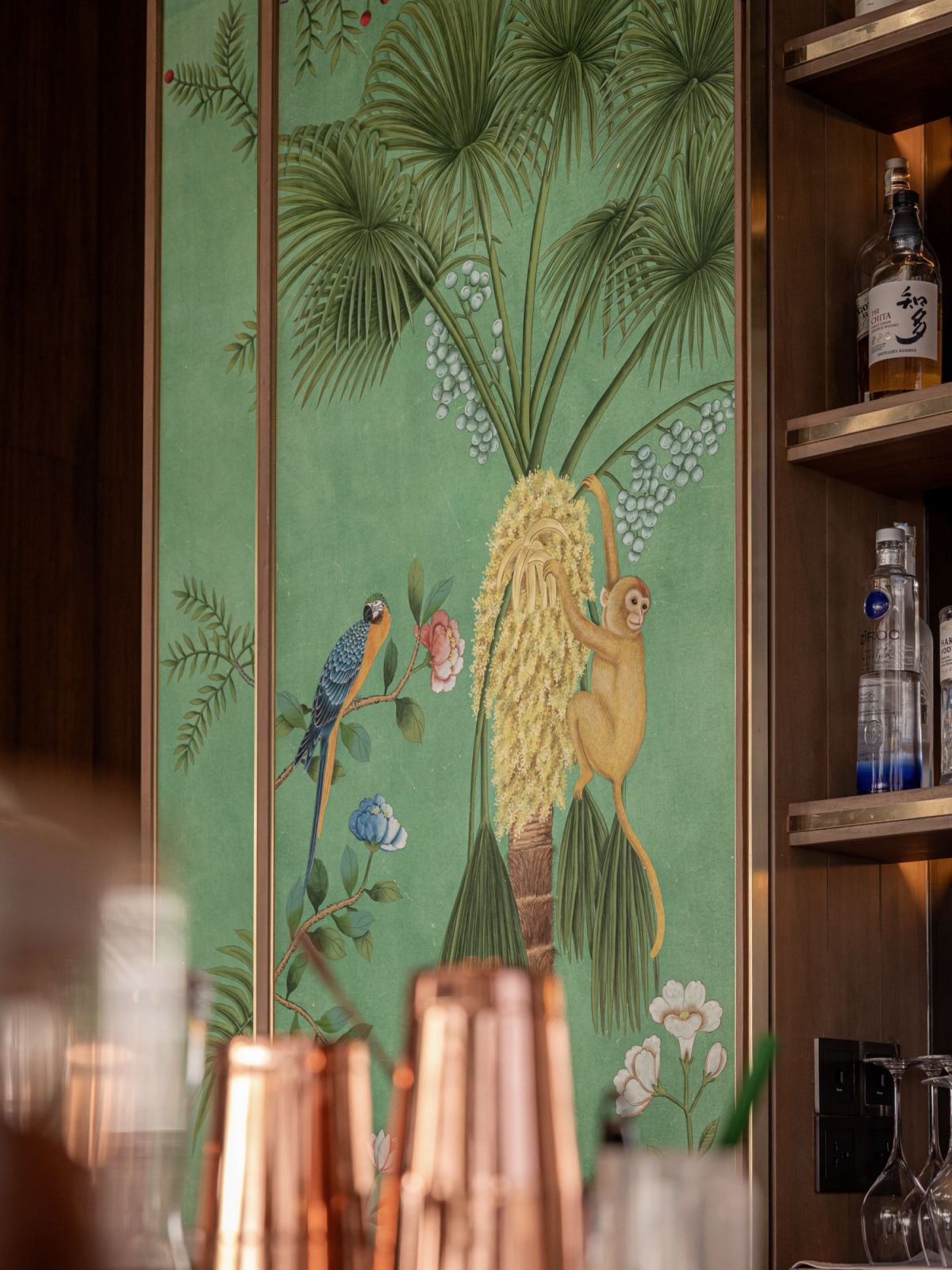 regent-phu-quoc-artwork-in-room